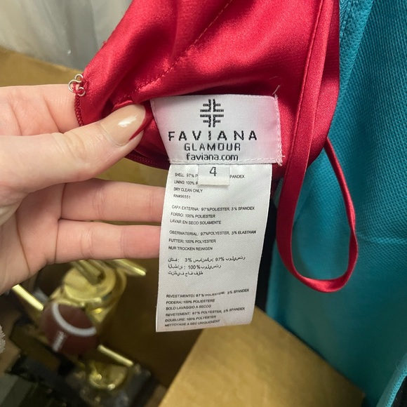 Prom dress - Picture 2 of 3